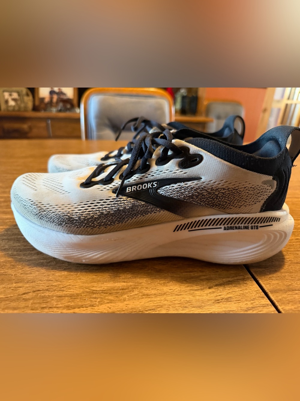 Brooks Adrenaline GTS Men's White and Black Running Shoes
